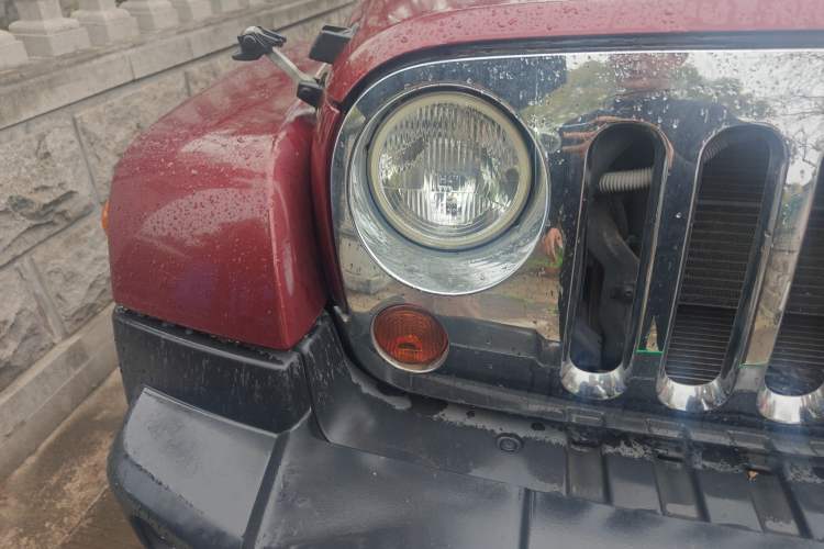 Used Jeep Wrangler 2010 3.8L Sahara Four-Door Edition Right Front Headlight