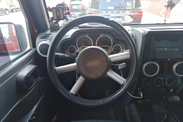 Used Jeep Wrangler 2010 3.8L Sahara Four-Door Edition Steering Wheel