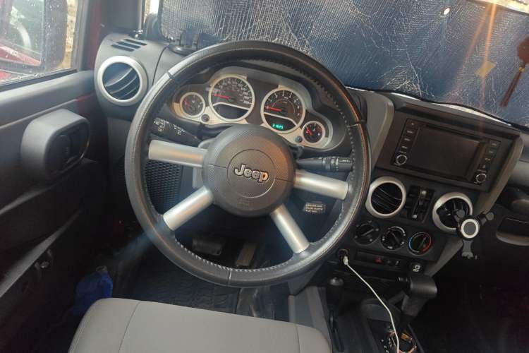 Used Jeep Wrangler 2010 3.8L Sahara Four-Door Edition Steering Wheel