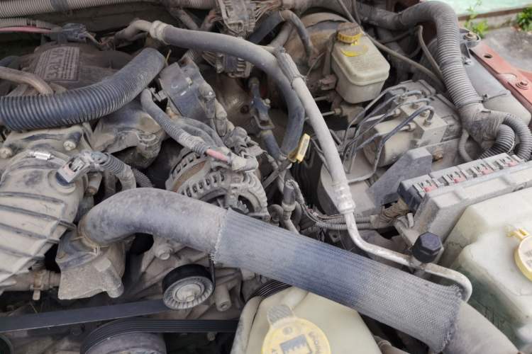 Used Jeep Wrangler 2010 3.8L Sahara Four-Door Edition Engine Bay Left