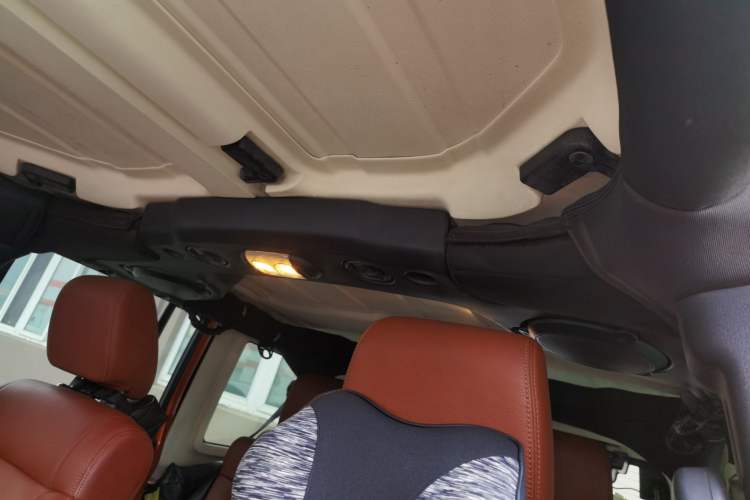 Used Jeep Wrangler 2010 3.8L Sahara Four-Door Edition Headliner