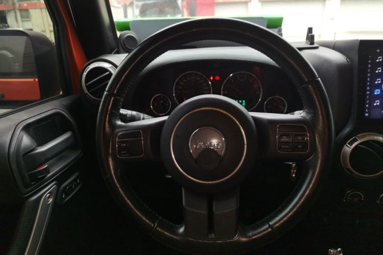 Used Jeep Wrangler 2010 3.8L Sahara Four-Door Edition Steering Wheel