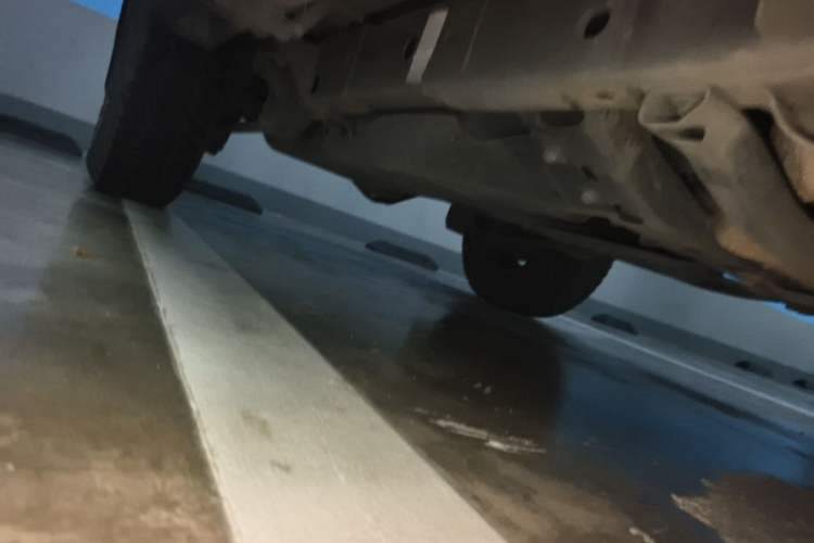 Used Jeep Wrangler 2011 3.8L Sahara two-door model Chassis Front Right