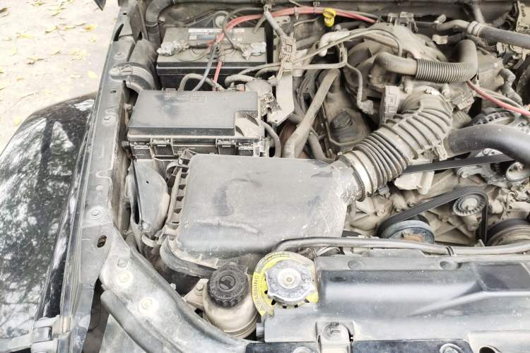Used Jeep Wrangler 2011 3.8L Sahara Four-Door Edition Engine Bay Right