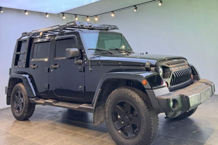 Used Jeep Wrangler 2011 3.8L Sahara Four-Door Edition Exterior 4