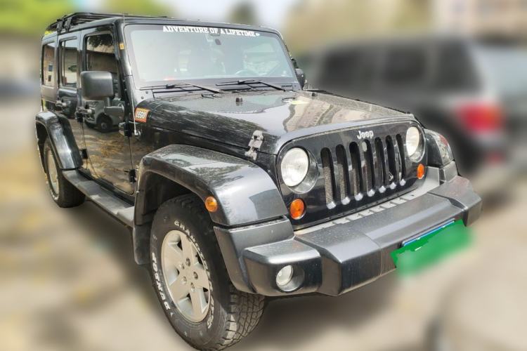 Used Jeep Wrangler 2011 3.8L Sahara Four-Door Edition Front Right 45 Deg
