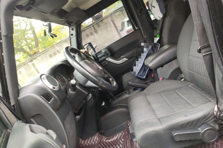 Used Jeep Wrangler 2011 3.8L Sahara Four-Door Edition Left Front Seat