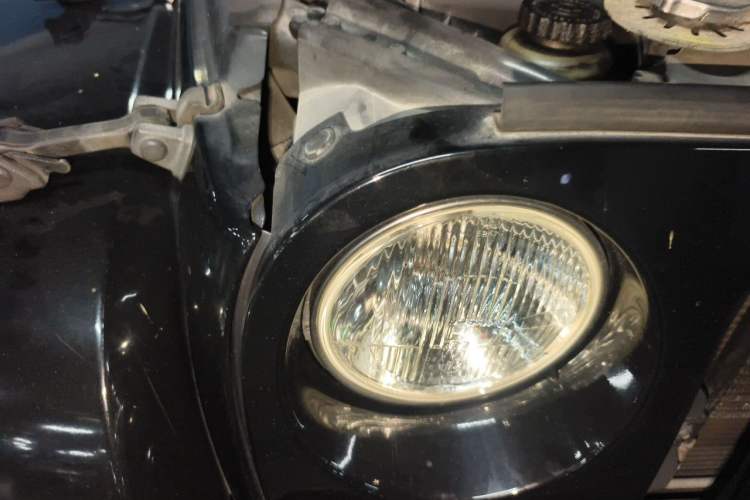 Used Jeep Wrangler 2011 3.8L Sahara two-door model Right Front Headlight
