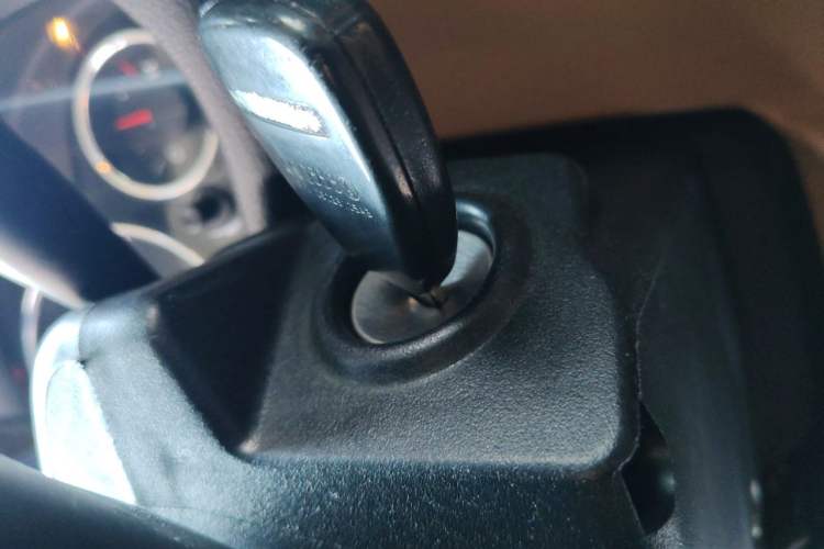 Used Jeep Wrangler 2011 3.8L Rubicon two-door version Vehicle Key