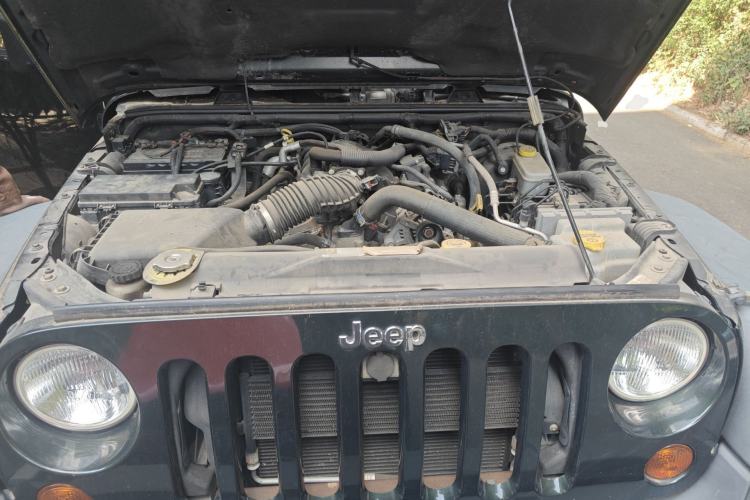 Used Jeep Wrangler 2011 3.8L Rubicon two-door version Engine Bay