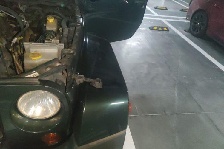 Used Jeep Wrangler 2011 3.8L Sahara Four-Door Edition Engine Bay Left
