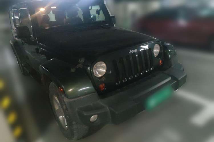 Used Jeep Wrangler 2011 3.8L Sahara Four-Door Edition Front Right 45 Deg