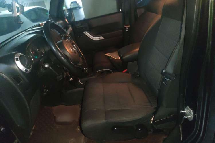 Used Jeep Wrangler 2011 3.8L Sahara Four-Door Edition Left Front Seat