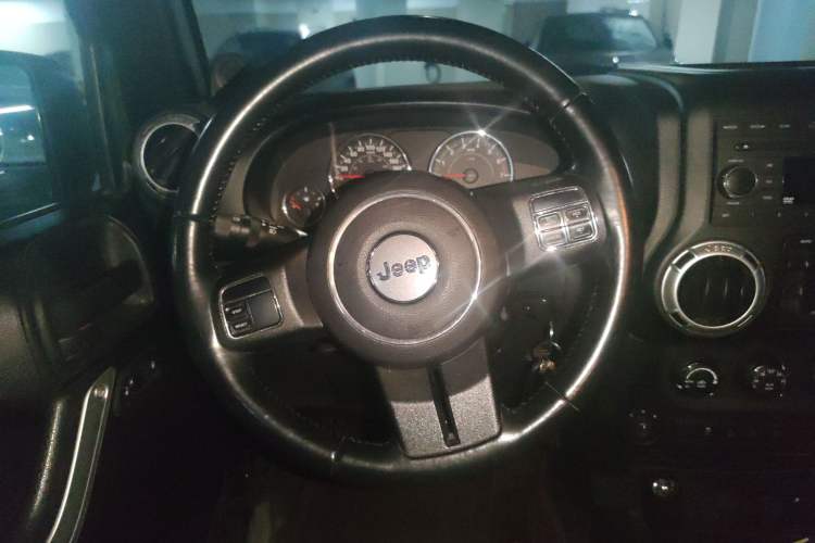 Used Jeep Wrangler 2011 3.8L Sahara Four-Door Edition Steering Wheel
