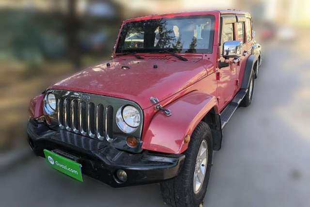 Jeep Wrangler 2011 3.8L Sahara Four-Door Edition مستعملة
