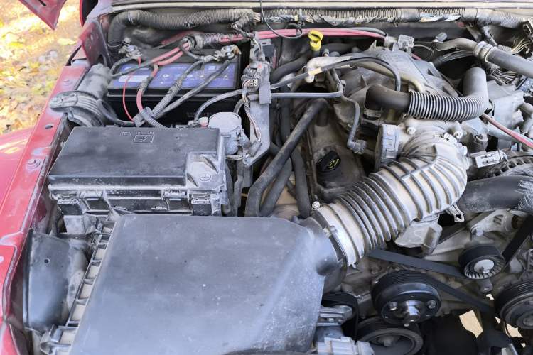 Used Jeep Wrangler 2011 3.8L Sahara Four-Door Edition Engine Bay Right
