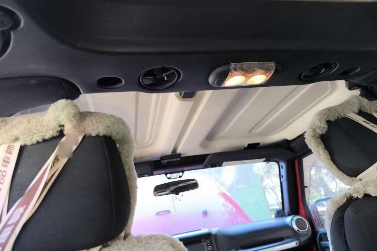 Used Jeep Wrangler 2011 3.8L Sahara Four-Door Edition Headliner