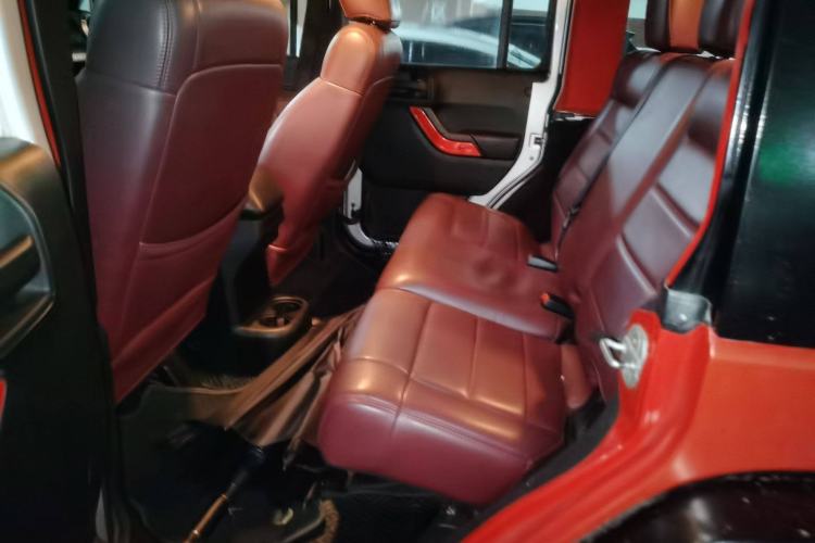 Used Jeep Wrangler 2011 3.8L Sahara Four-Door Edition Left Rear Seat
