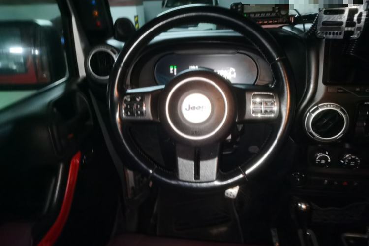 Used Jeep Wrangler 2011 3.8L Sahara Four-Door Edition Steering Wheel