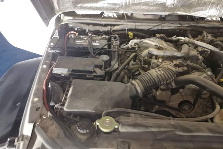 Used Jeep Wrangler 2011 3.8L Rubicon two-door version Engine Bay Right