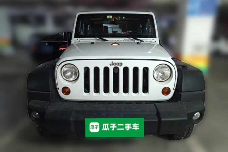 Used Jeep Wrangler 2011 3.8L Rubicon two-door version Front