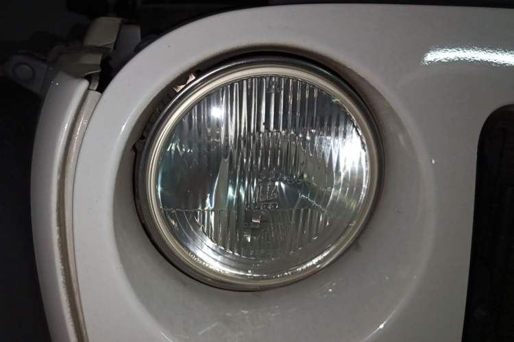 Used Jeep Wrangler 2011 3.8L Rubicon two-door version Right Front Headlight