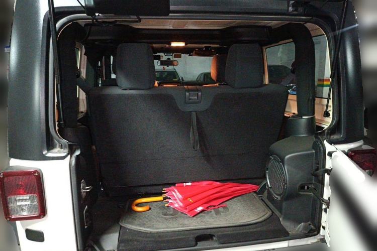 Used Jeep Wrangler 2011 3.8L Rubicon two-door version Trunk