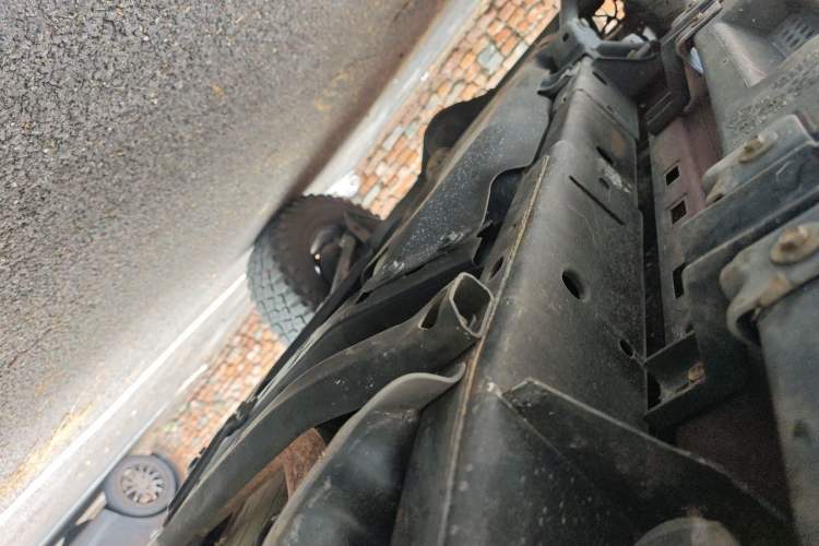Used Jeep Wrangler 2012 3.6L Sahara two-door version Chassis Front Right