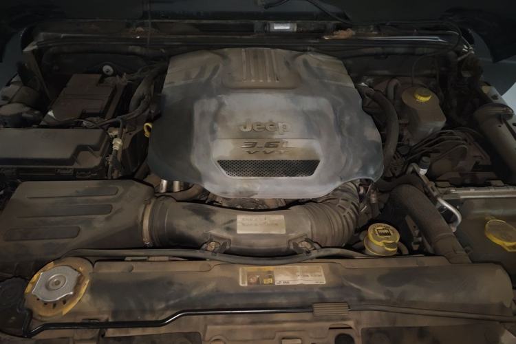 Used Jeep Wrangler 2012 3.6L Sahara Four-Door Edition Engine Bay