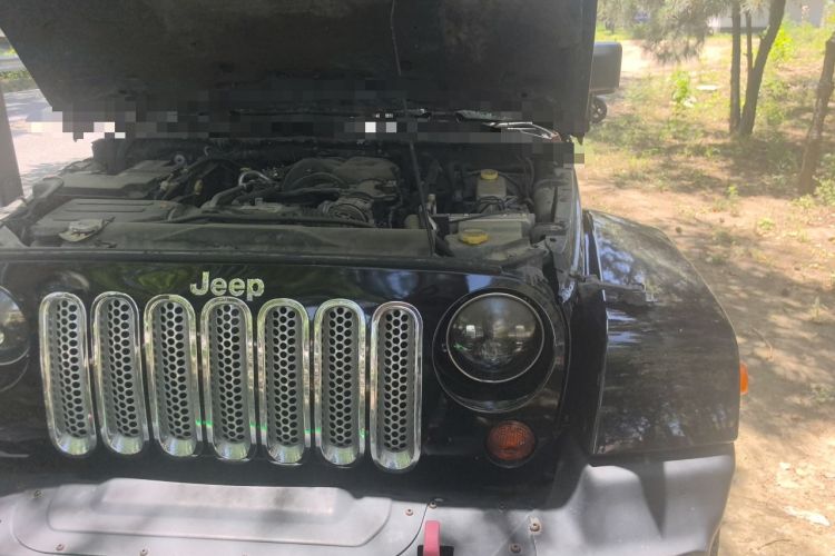 Used Jeep Wrangler 2012 3.6L Sahara Four-Door Edition Engine Bay Left