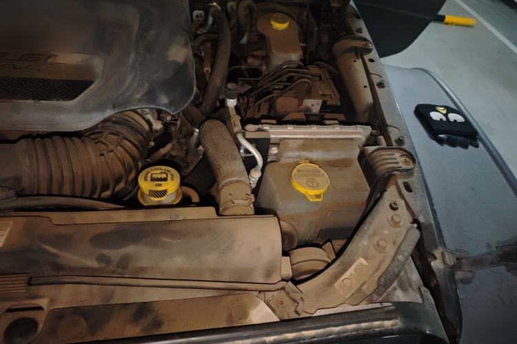 Used Jeep Wrangler 2012 3.6L Sahara Four-Door Edition Engine Bay Left