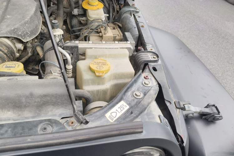 Used Jeep Wrangler 2012 3.6L Sahara Four-Door Edition Engine Bay Left