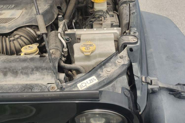 Used Jeep Wrangler 2012 3.6L Rubicon Four-Door Edition Engine Bay Left