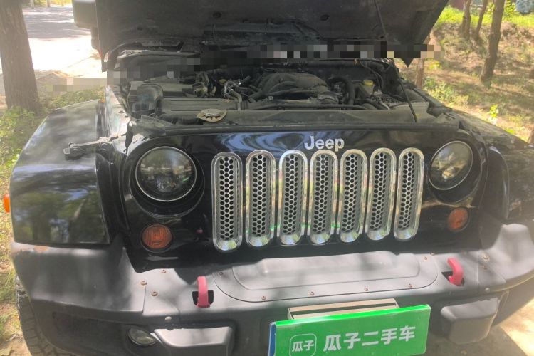 Used Jeep Wrangler 2012 3.6L Sahara Four-Door Edition Engine Bay Right