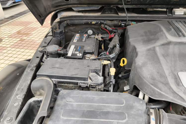 Used Jeep Wrangler 2012 3.6L Rubicon two-door model Engine Bay Right