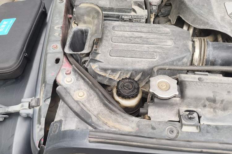 Used Jeep Wrangler 2012 3.6L Sahara Four-Door Edition Engine Bay Right
