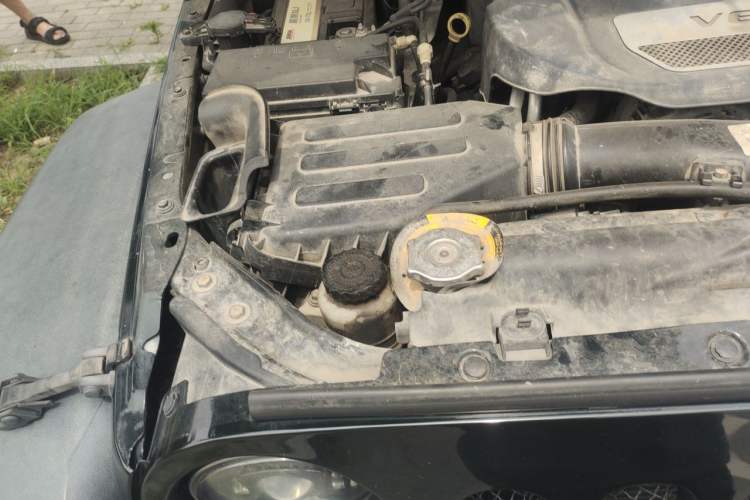 Used Jeep Wrangler 2012 3.6L Rubicon Four-Door Edition Engine Bay Right