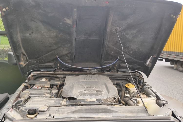 Used Jeep Wrangler 2012 3.6L Sahara Four-Door Edition Engine Bay