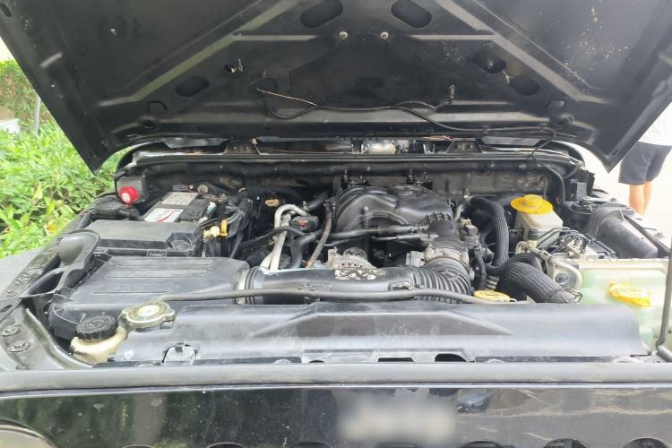 Used Jeep Wrangler 2012 3.6L Sahara Four-Door Edition Engine Bay