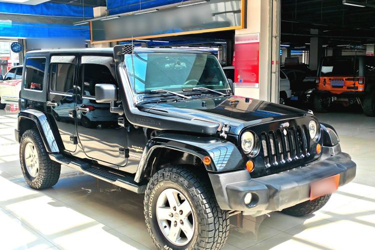 Used Jeep Wrangler 2012 3.6L Sahara Four-Door Edition Exterior 2