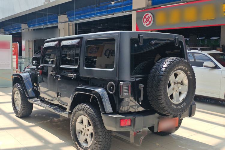 Used Jeep Wrangler 2012 3.6L Sahara Four-Door Edition Exterior 3