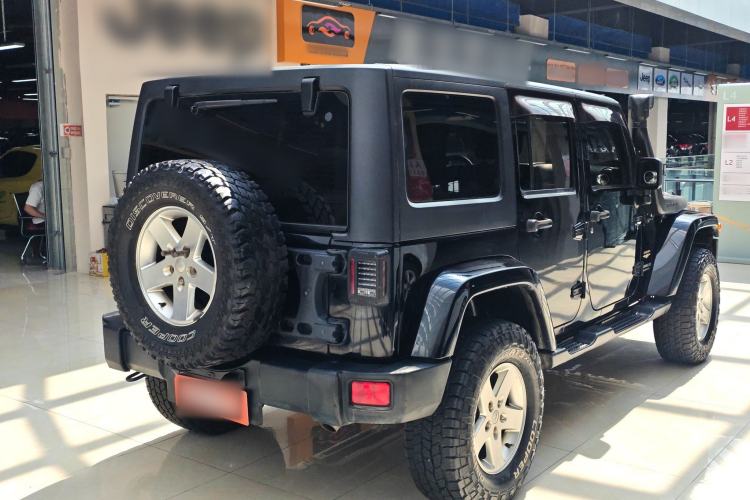 Used Jeep Wrangler 2012 3.6L Sahara Four-Door Edition Exterior 5
