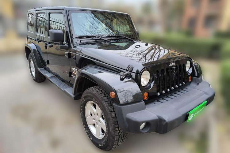 Used Jeep Wrangler 2012 3.6L Sahara Four-Door Edition Front Right 45 Deg