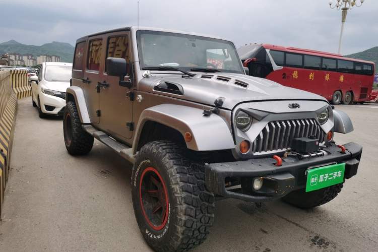 Used Jeep Wrangler 2012 3.6L Sahara Four-Door Edition Front Right 45 Deg