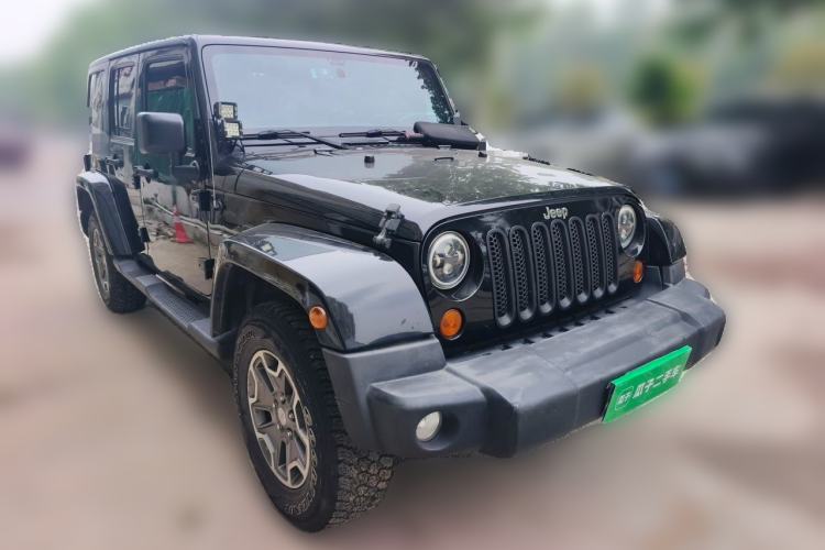Used Jeep Wrangler 2012 3.6L Sahara Four-Door Edition Front Right 45 Deg