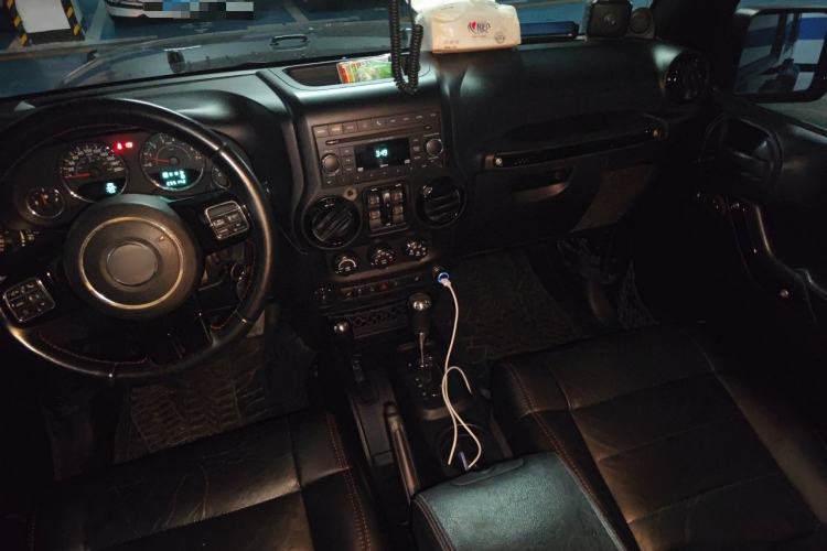 Used Jeep Wrangler 2012 3.6L Four-Door Dream Ten Collector's Edition Headliner