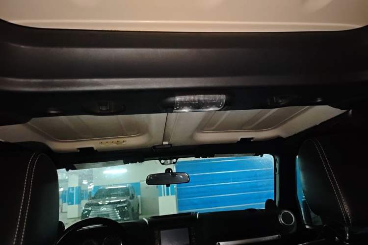 Used Jeep Wrangler 2012 3.6L Sahara Four-Door Edition Headliner