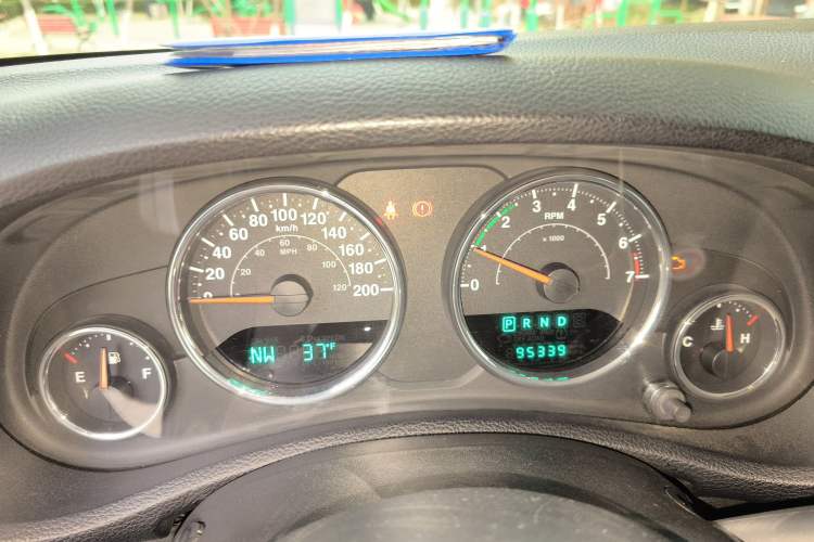 Used Jeep Wrangler 2012 3.6L Sahara Four-Door Edition Instrument Cluster