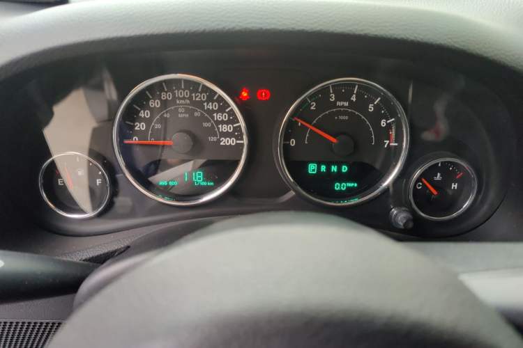 Used Jeep Wrangler 2012 3.6L Sahara two-door version Instrument Cluster