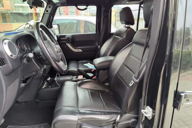 Used Jeep Wrangler 2012 3.6L Sahara Four-Door Edition Left Front Seat